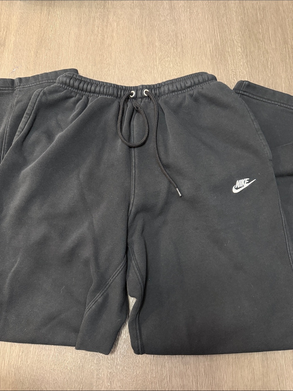Nike Mens Black straight leg Sweatpants with White Swoosh size small